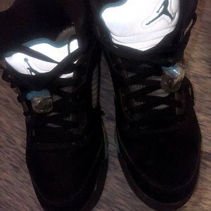 Men’s size 11.5 Jordan 5’s, used but in excellent condition !